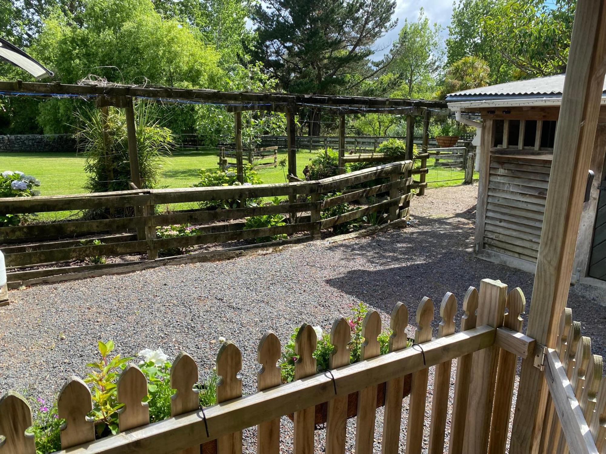 Willows Reach Lodge Kumeu Екстер'єр фото